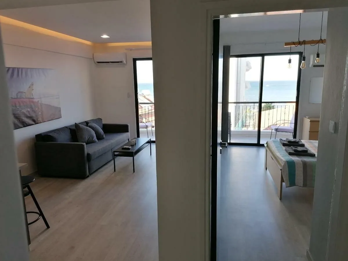 Must Stay - Finikoudes Seaview 라르나카