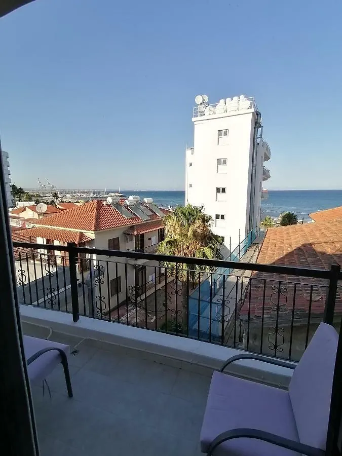 Must Stay - Finikoudes Seaview 라르나카