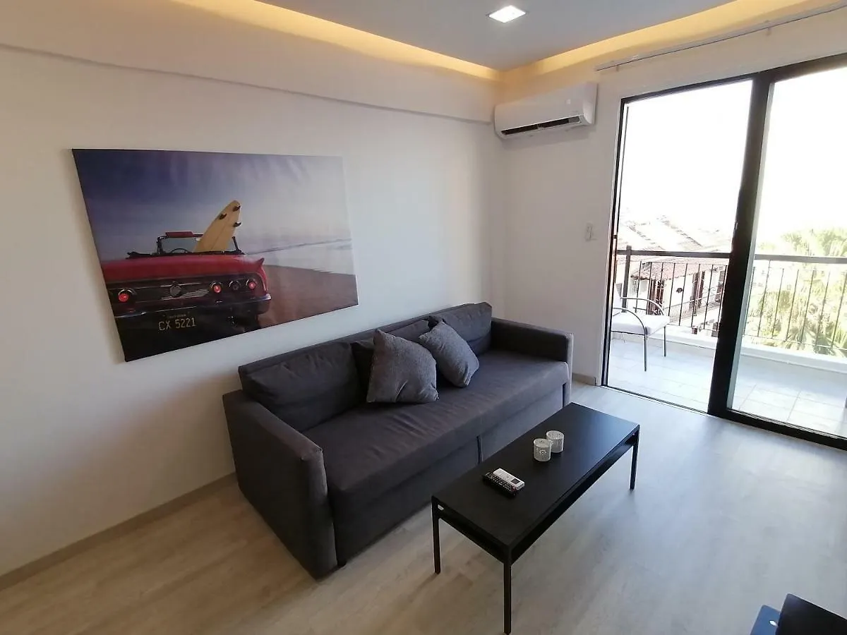 Must Stay - Finikoudes Seaview 라르나카
